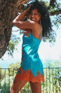 Silk Nightwear | Nighties, Babydolls & Chemises>Marjolaine Artémis Silk Nightie with Lace Turquoise/Coral