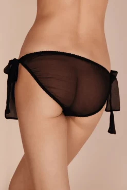 Briefs><noscript><img width=