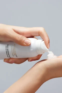 £30 And Under>YESforLOV Fizzy Massage Foam 150ml