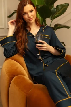 Pyjama Sets | Mother's Day>Fable u0026 Eve Knightsbridge Navy Pyjama Set