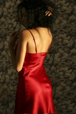 Silk Nightwear | Nighties, Babydolls & Chemises>Marjolaine Soie Unie Silk Short Slip Red